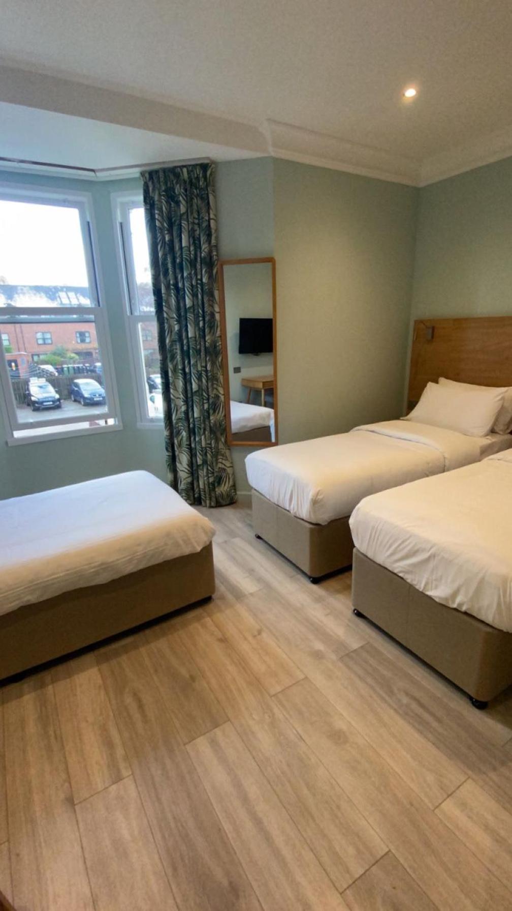 Hamilton Court Hotel Hoole Chester Ngoại thất bức ảnh